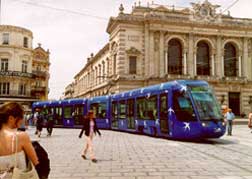 Le tramway sur la Place de la Comdie